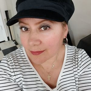 Meet your Posher, Edith